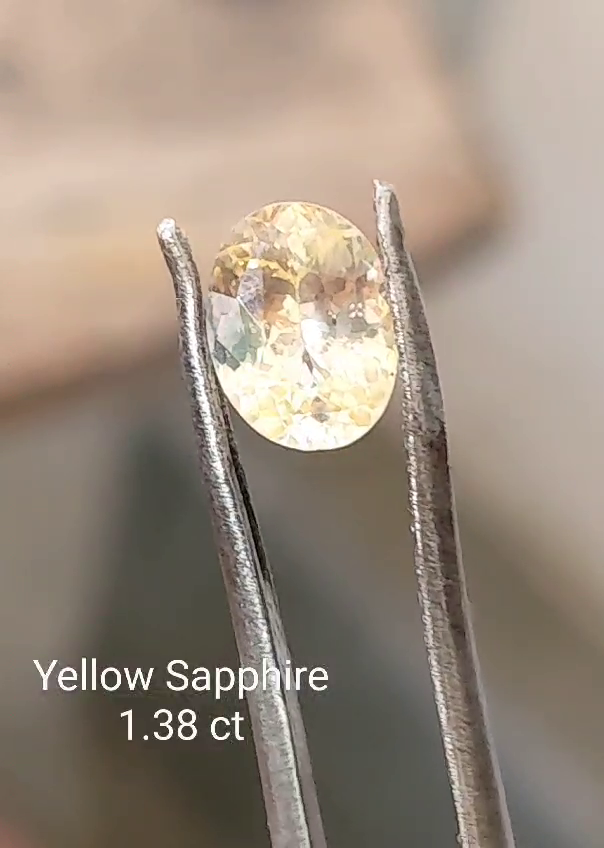 yellow sapphire gemstone 1.38 ct natural gems Ceylon srilanka for ring or jewelry